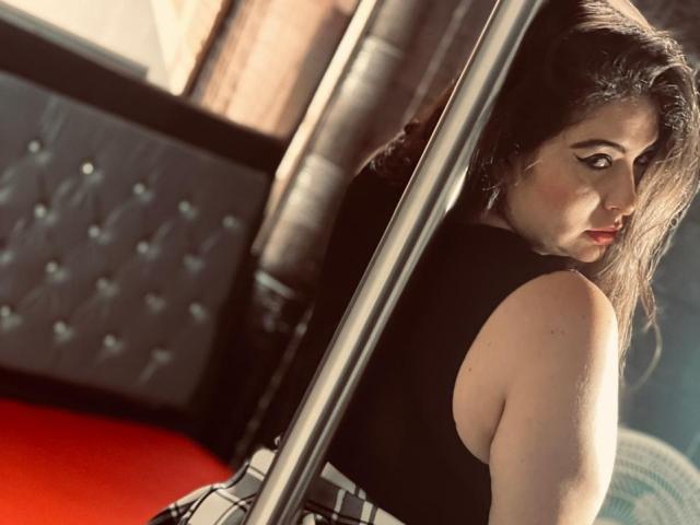 FalyetteRussell69 - Live porn &amp; sex cam - 22331481