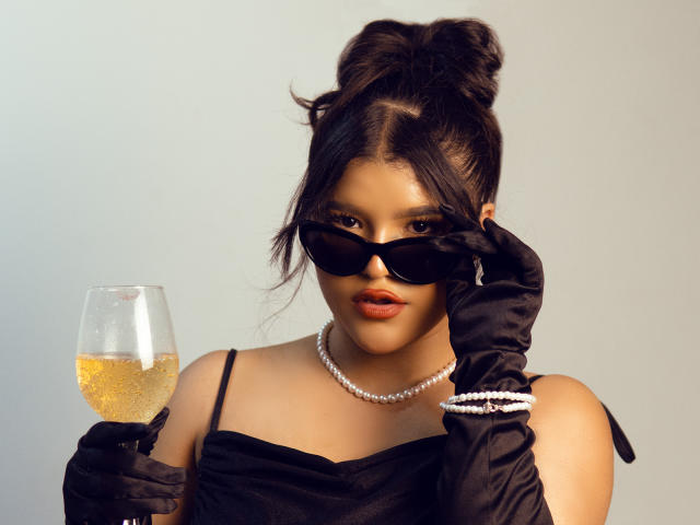 AvrillThomas - Live porno og sexkamera - 22334273