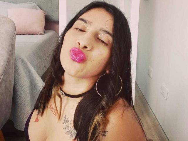 ErikaSweetX - Live Sex Cam - 22345709