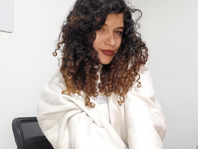 WendyBeckettX - Live sex cam - 22348173