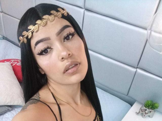 MelodyBellanova - Live porn &amp; sex cam - 22350429