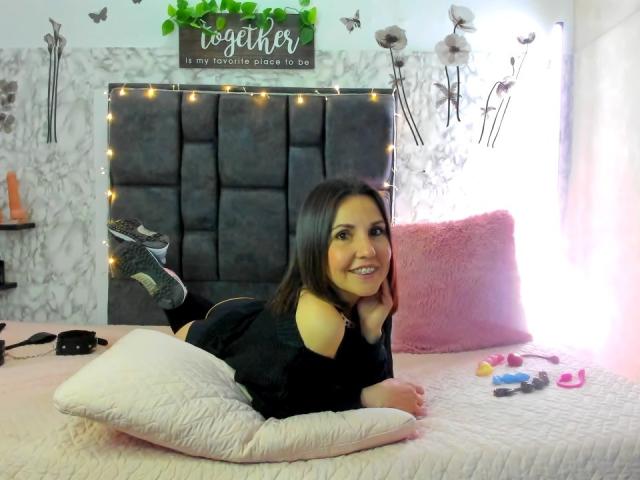 AdelaShery - Live porn &amp; sex cam - 22352861