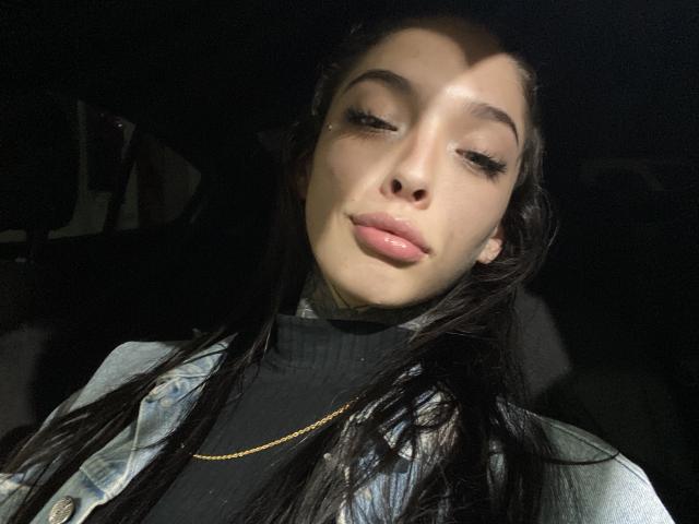 KatieSantana - Live sex cam - 22356645