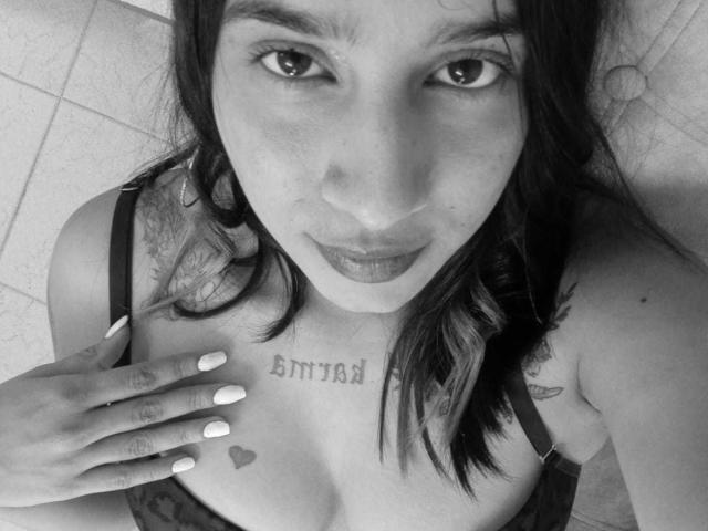 ErikaSweetX - Live porn &amp; sex cam - 22361477