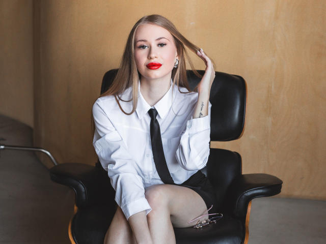 ViolettaSteward - Live porn &amp; sex cam - 22370733