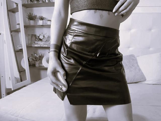 SarahLuna - פורנו בשידור חי ומצלמת סקס - 22375025