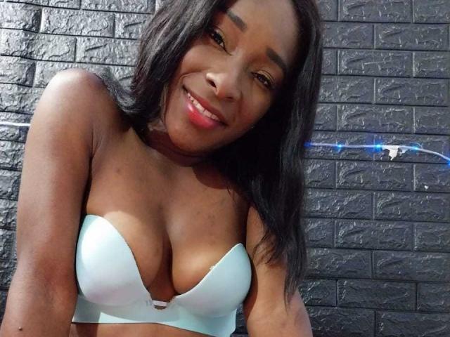 SaritaHot69 - Live sex cam - 22375177