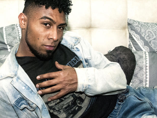 GoldieBlackblack - Live porn &amp; sex cam - 22375741