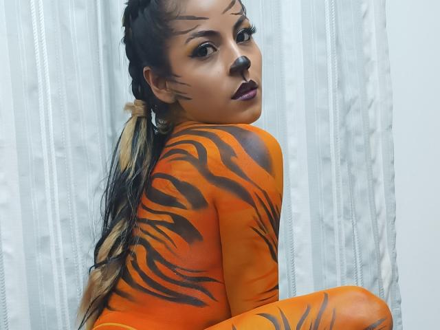 CataleyaEvans - сексуальная веб-камера в реальном времени - 22382937