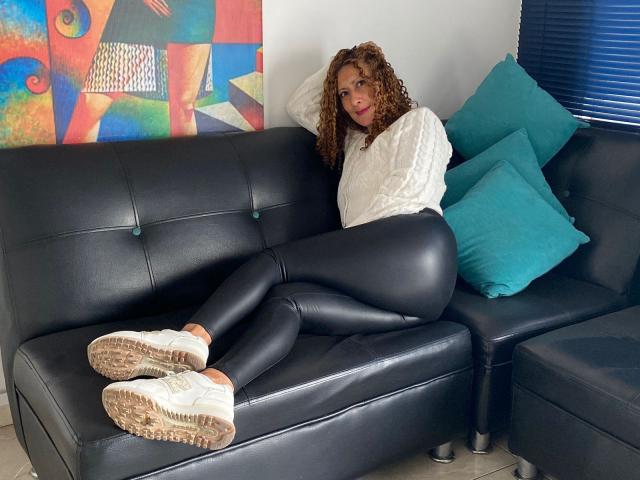 CaramellaLatina - Sexe cam en vivo - 22385853