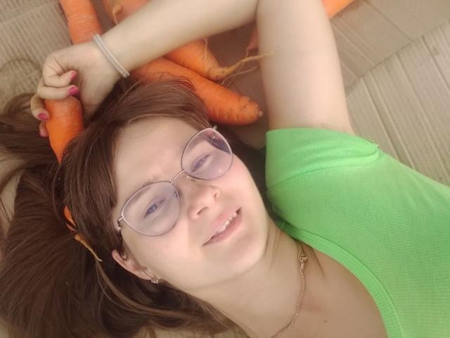 KiraGoldens - Élő pornó és szexkamera - 22386801