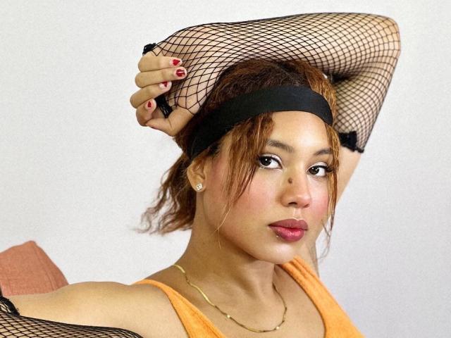 SkarlethSweetty - Live Sex Cam - 22387037