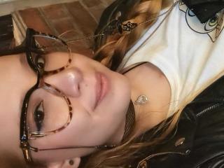 MeganHolt - Live porn &amp; sex cam - 22387145