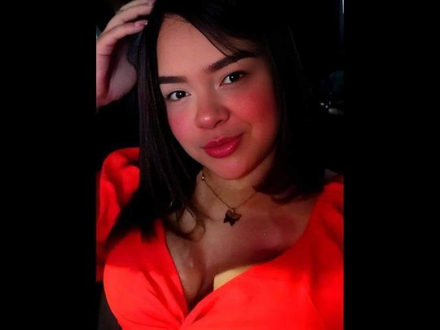 ChloeSexxy69 - сексуальная веб-камера в реальном времени - 22395081