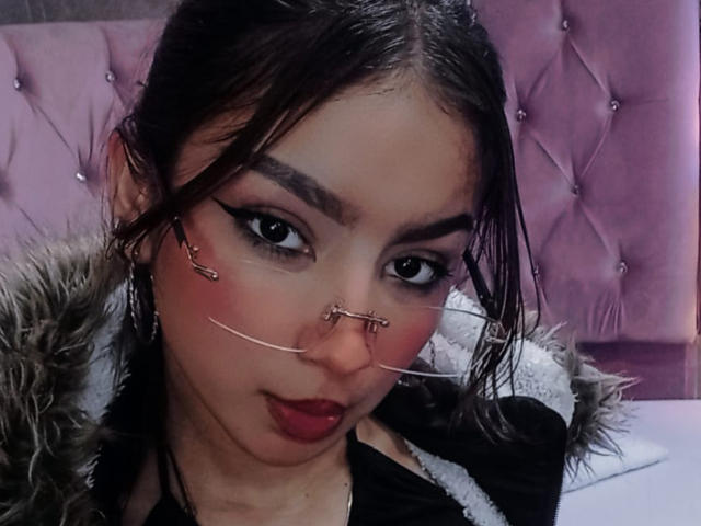 AshelyMiler - Camera khiêu dâm &amp; quyến rũ trực tiếp - 22401781