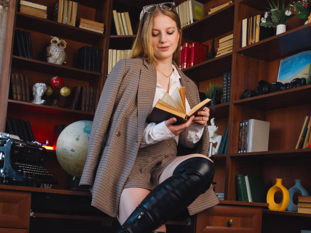 AgataDay - Live porn &amp; sex cam - 22408333