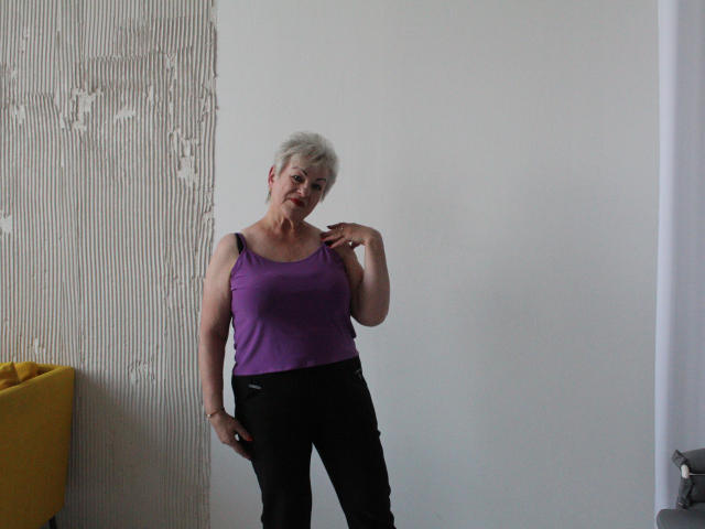 KayleSmoll - Camera khiêu dâm &amp; quyến rũ trực tiếp - 22415429