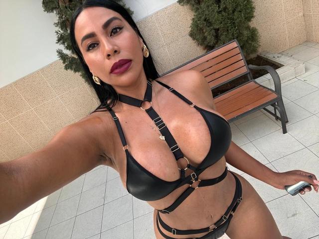 QueenSquirts - Live sex cam - 22418845