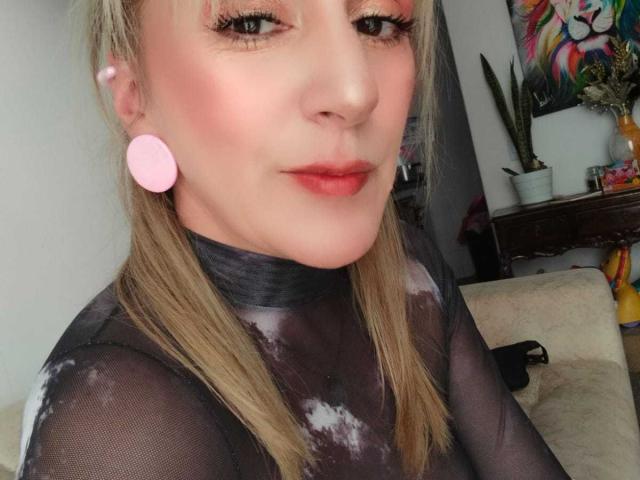 SammyKitty - Live porn &amp; sex cam - 22423485