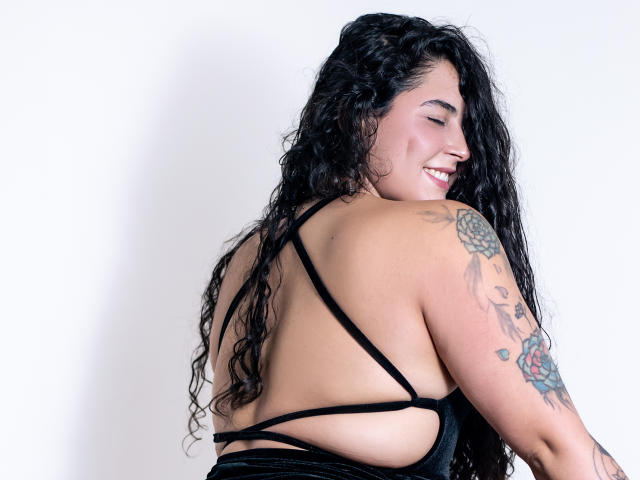 AleeneSaenz - Live porn &amp; sex cam - 22435557