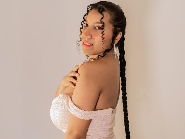 SerenaWillow - Live porn &amp; sex cam - 22435629