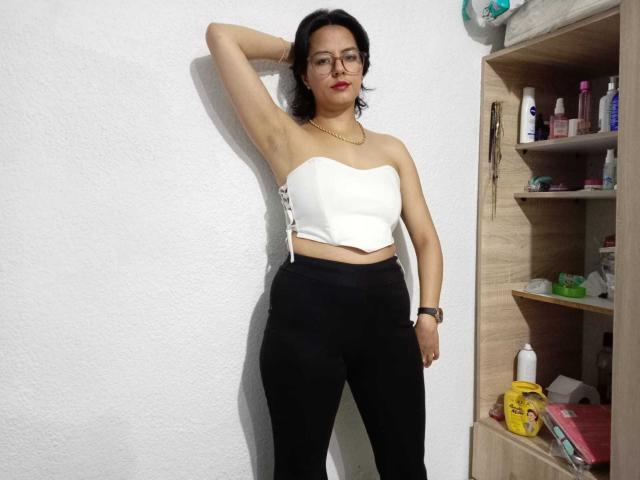 Paulettee - Live porn &amp; sex cam - 22438973