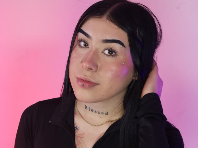 MiaGlowy - Live porn &amp; sex cam - 22440433