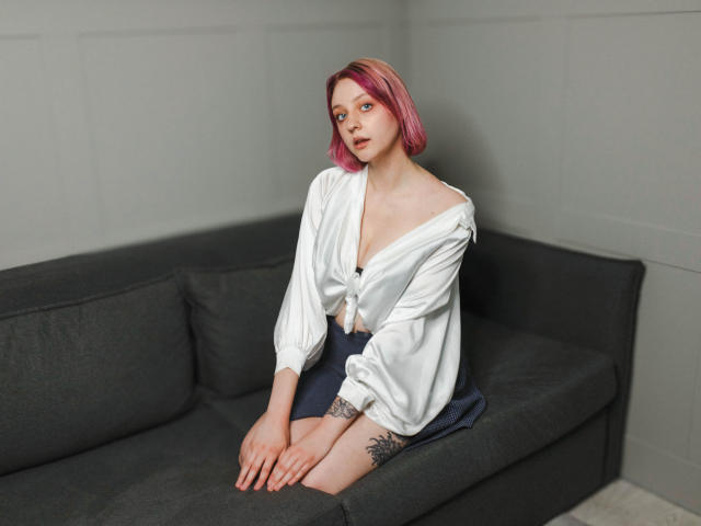 MadelineBeauty - Live porn &amp; sex cam - 22443933