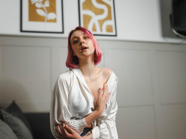 MadelineBeauty - Live porn &amp; sex cam - 22443937