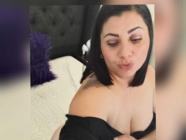 AngeleRoux - Élő pornó és szexkamera - 22446317