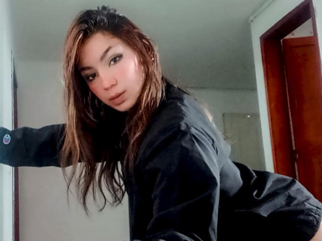 AshelyMiler - Live porn &amp; sex cam - 22452289