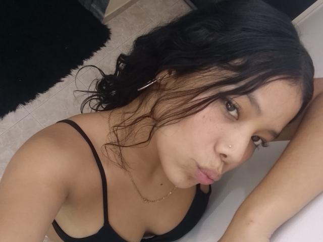 SalmaVitori - Live porn &amp; sex cam - 22457033