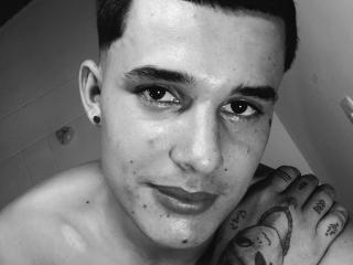 FreddyRomans - Live porn &amp; sex cam - 22466077