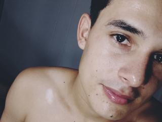 FreddyRomans - Live porn &amp; sex cam - 22466117