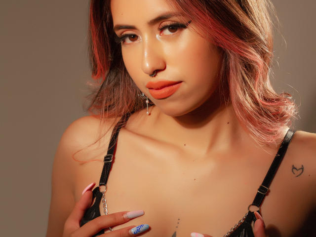 NessPretty - Live porn &amp; sex cam - 22468109