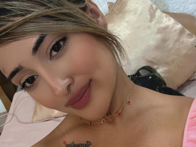 MaeCollins - Live porn &amp; sex cam - 22469573