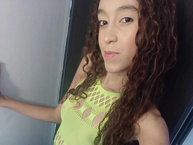 SaraWillianson - Live porn &amp; sex cam - 22469913