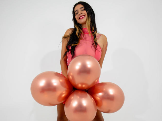 ErikaSweetX - Élő pornó és szexkamera - 22471493