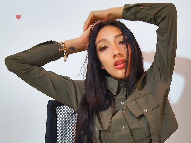 KiriamGomez - Live sex cam - 22473465