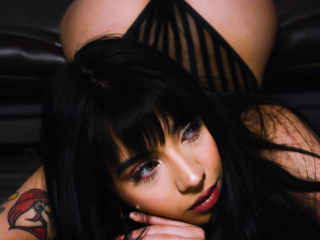 MiiaCortez - Live porn &amp; sex cam - 22477405