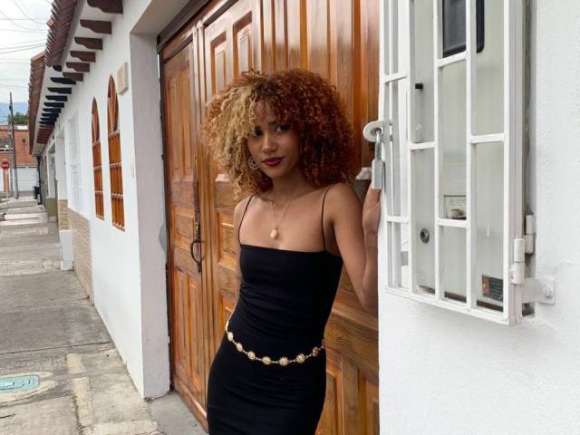 CinthiaWalker - Live porn &amp; sex cam - 22477801