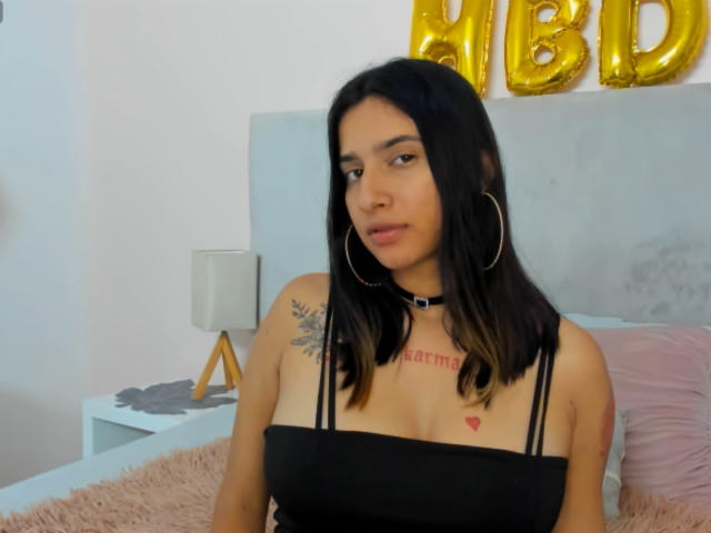 ErikaSweetX - Live sex cam - 22494025
