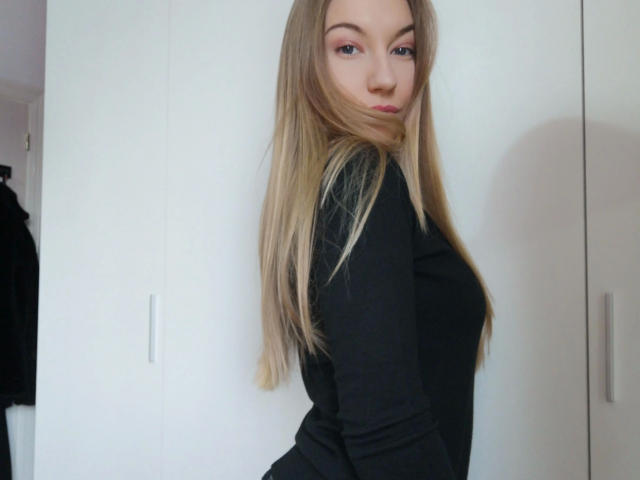 BadBlondie-hot - Sexe cam en vivo - 22502233