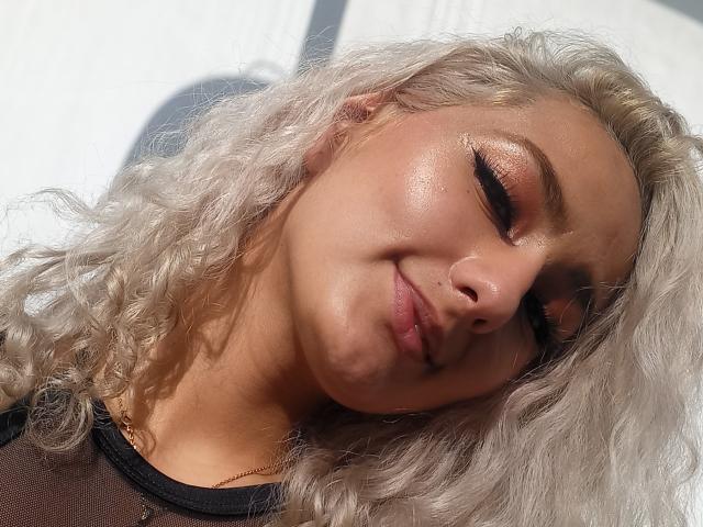 FloraSaenz - Live porn &amp; sex cam - 22504049