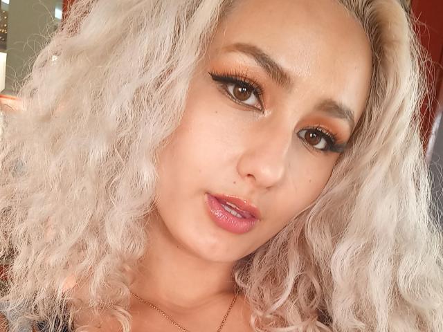 FloraSaenz - Live sex cam - 22504081