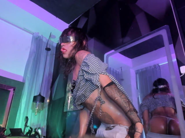 ErotickBellaTrix - Live porn &amp; sex cam - 22506833