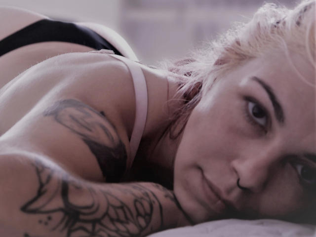 SophiaBlackfoxx-hot - Live porn &amp; sex cam - 22508997