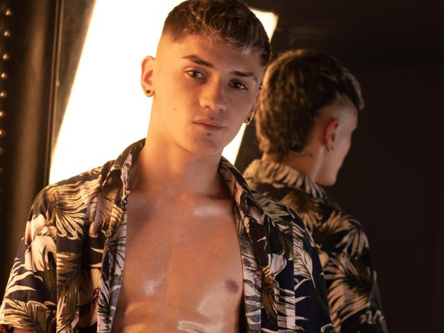 Marttin - Camera khiêu dâm &amp; quyến rũ trực tiếp - 22510601