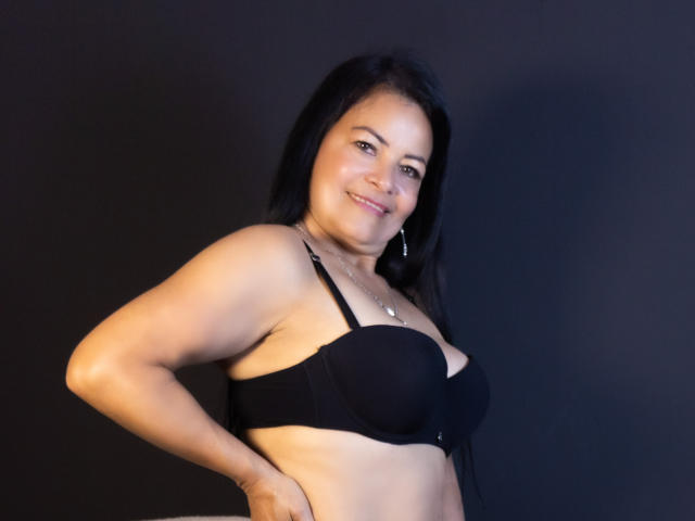 AnaMaturee - Live Sex Cam - 22511093