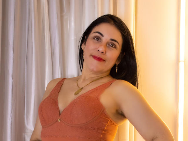 GirasolWalton - Live sex cam - 22511533